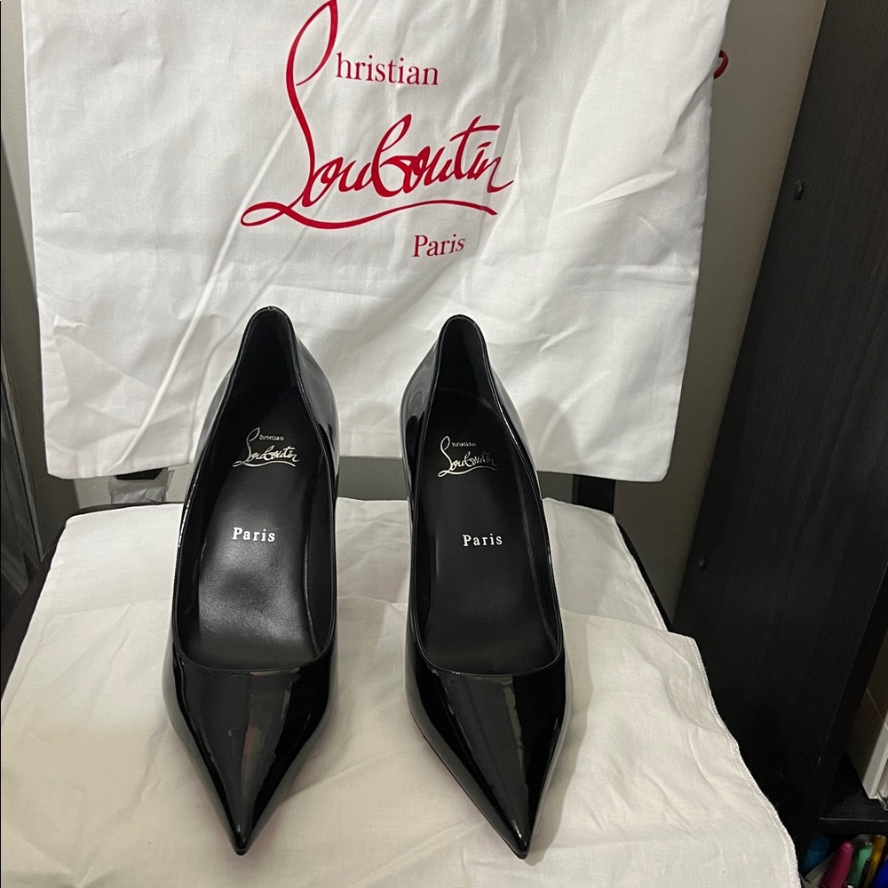 NWOT Christian Louboutin Miss Z Leather Pointed Toe Pumps Size 38 1/2
